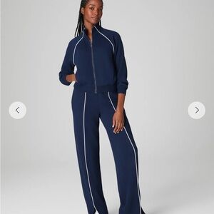 SPANX AirEssentials Navy Women's 2 piece with White Accents (Large-Tall)